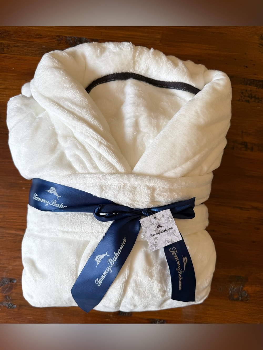 NWT Tommy Bahama White Plush Spa Robe Hooded Belted Luxury Bath Robe